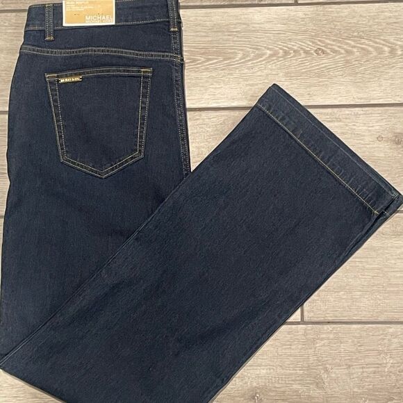 Micheal Kors Selma Bootcut Dark Blue Denim Jeans
Color: Indigo Size: 14 - Picture 3 of 11